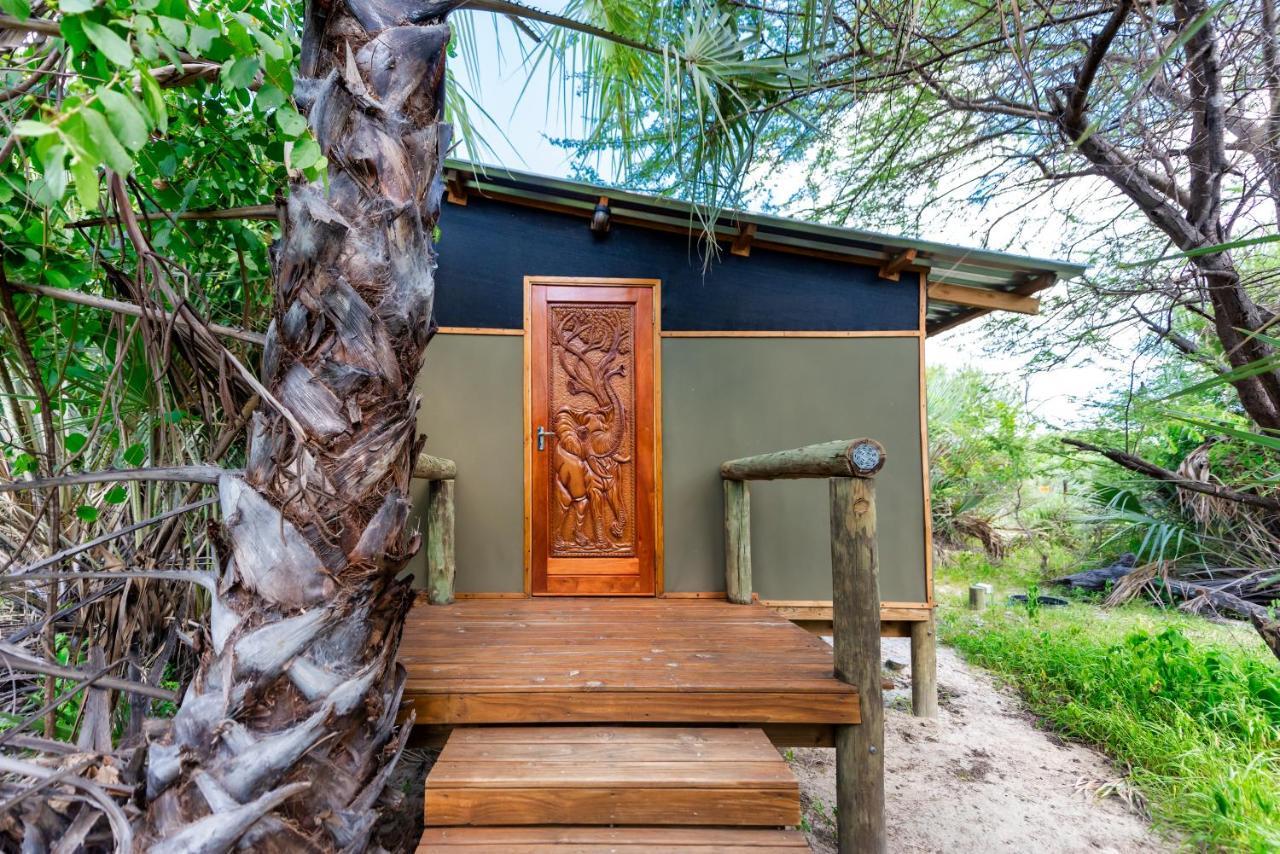 Semowi Lodge And Campsites Mirapene Exterior foto