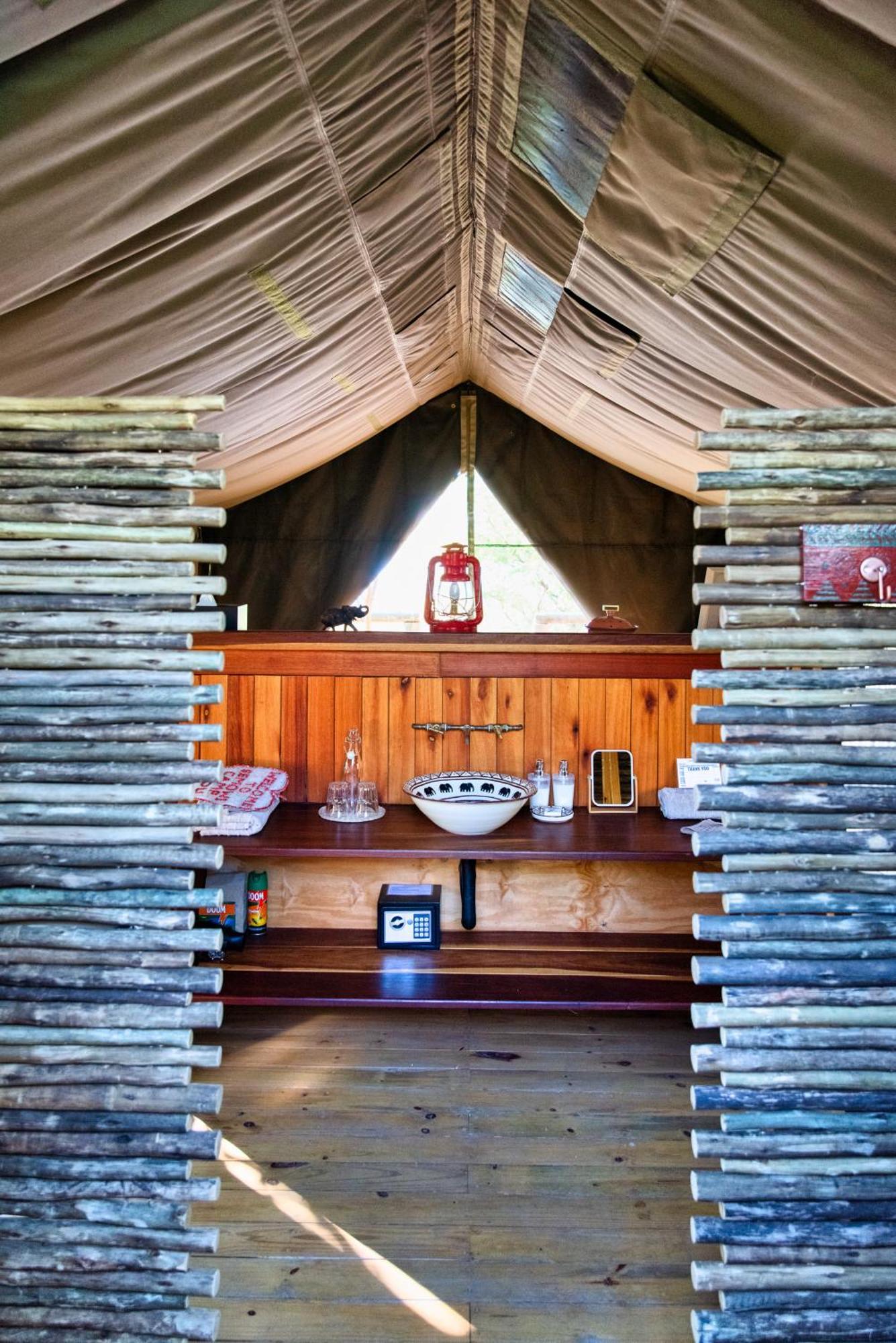 Semowi Lodge And Campsites Mirapene Exterior foto